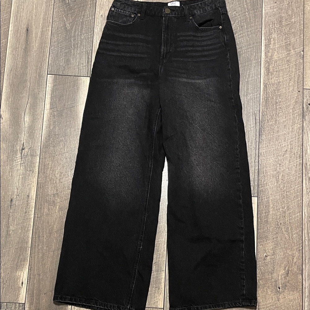 Elegant Black Wide-Leg Jeans